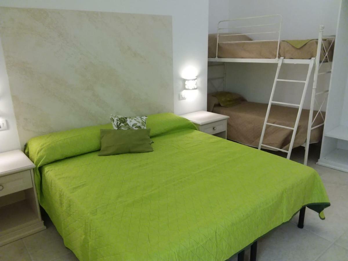 Quadruple Room Disability Access,827337281:JPEG